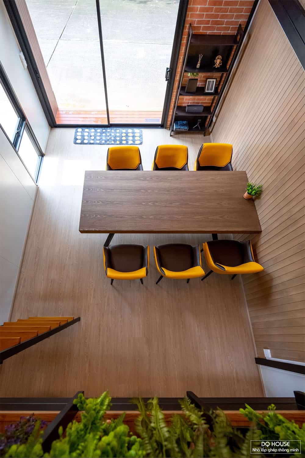 Mau nha tien che panel phong cach bac au