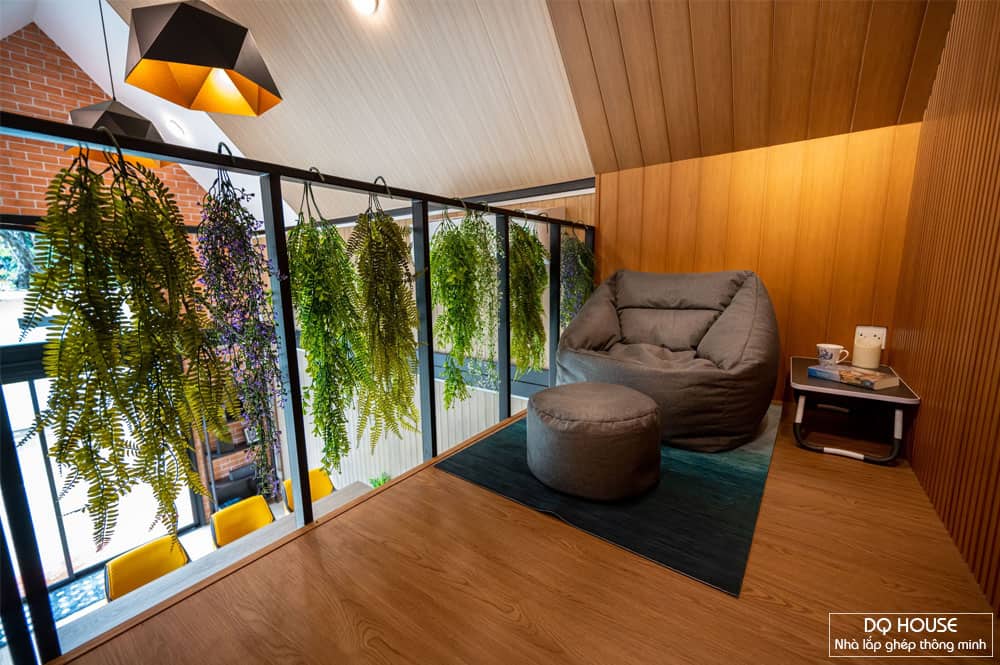 Ngoi nha lap ghep panel 2 tang tien che cozy