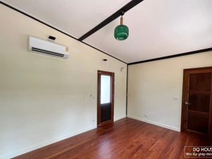 Nha go san nang khung thep