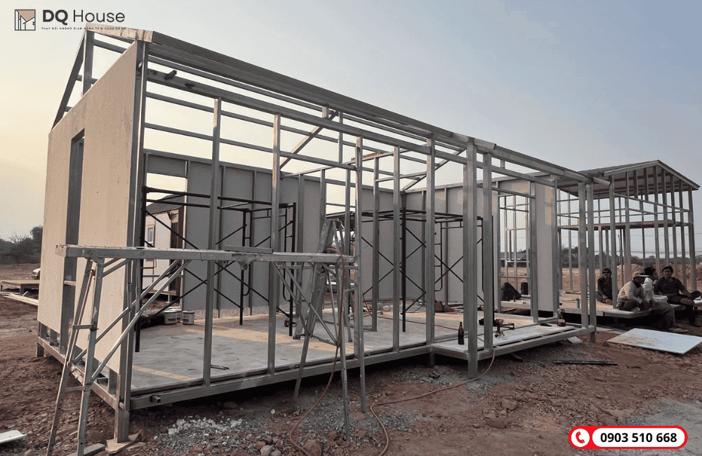 Thi cong nha lap ghep phong tro da nang